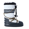 Secondhand Chanel Moon Boots – Quilted Runway Snow Boots with Chain Detail - '90s