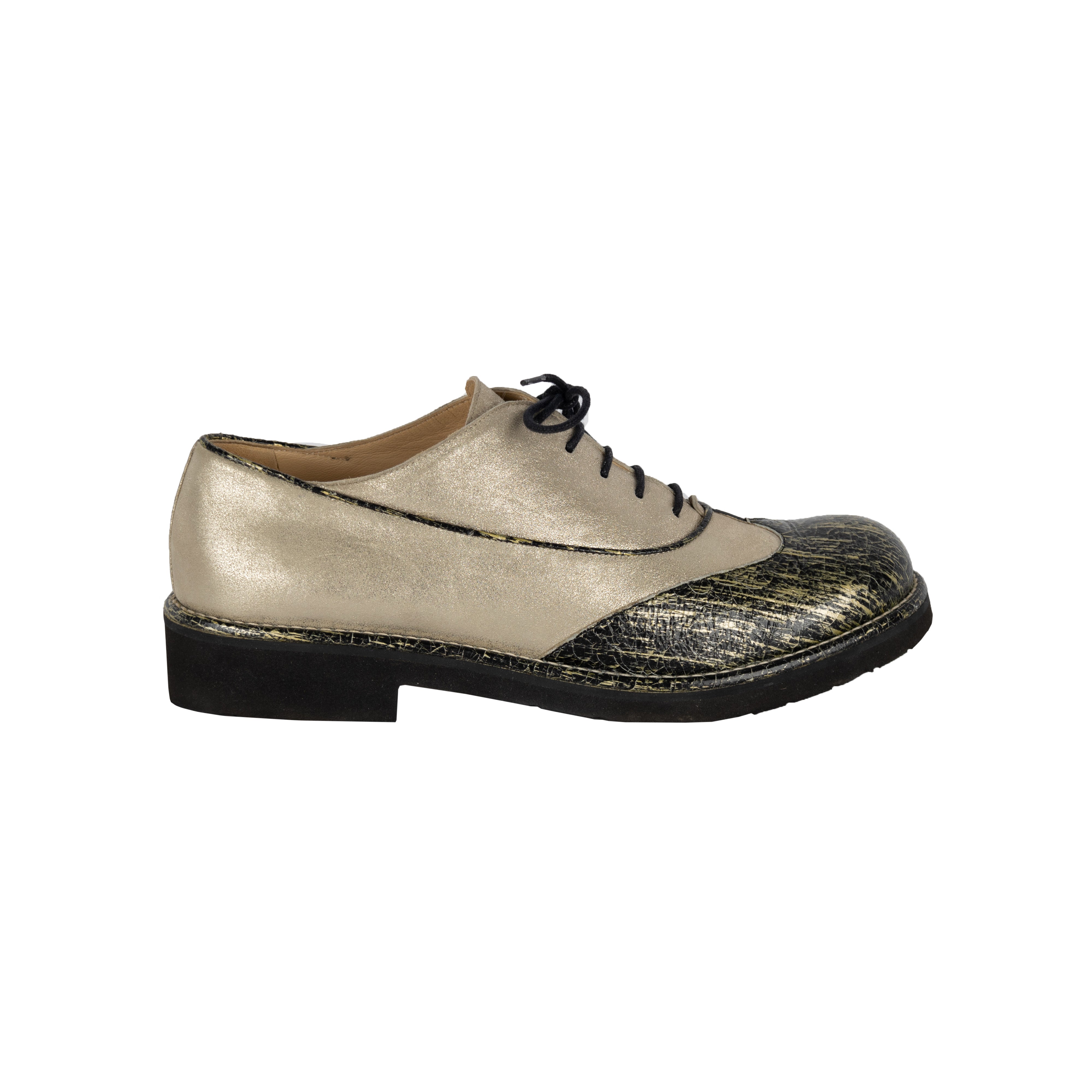 Chanel Two-tone Shimmer Lace-up Oxford Shoes Second-hand