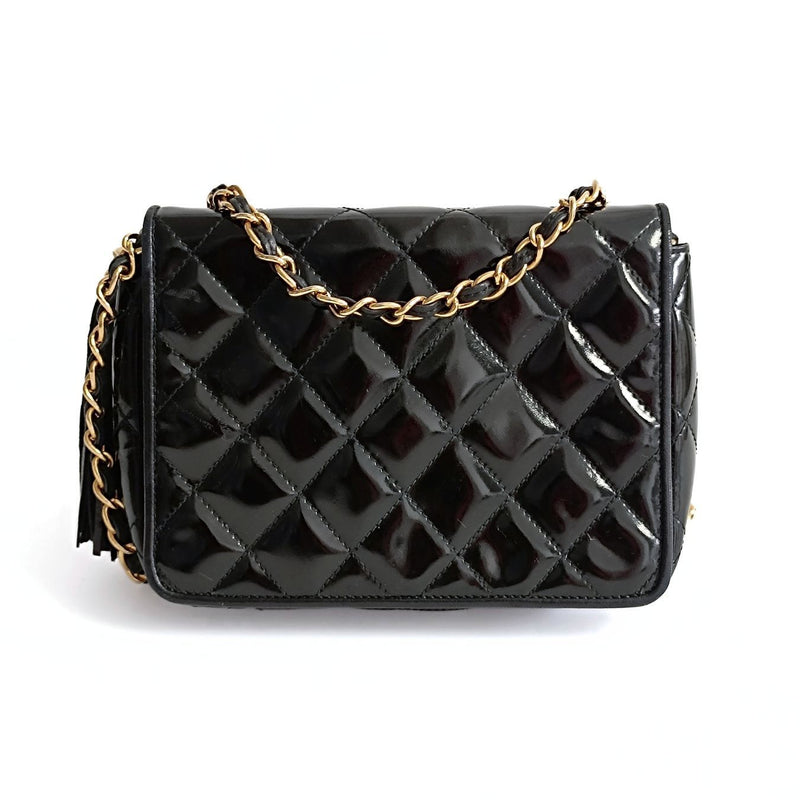 Chanel vintage Mini Matelassè shoulder bag in black patent leather