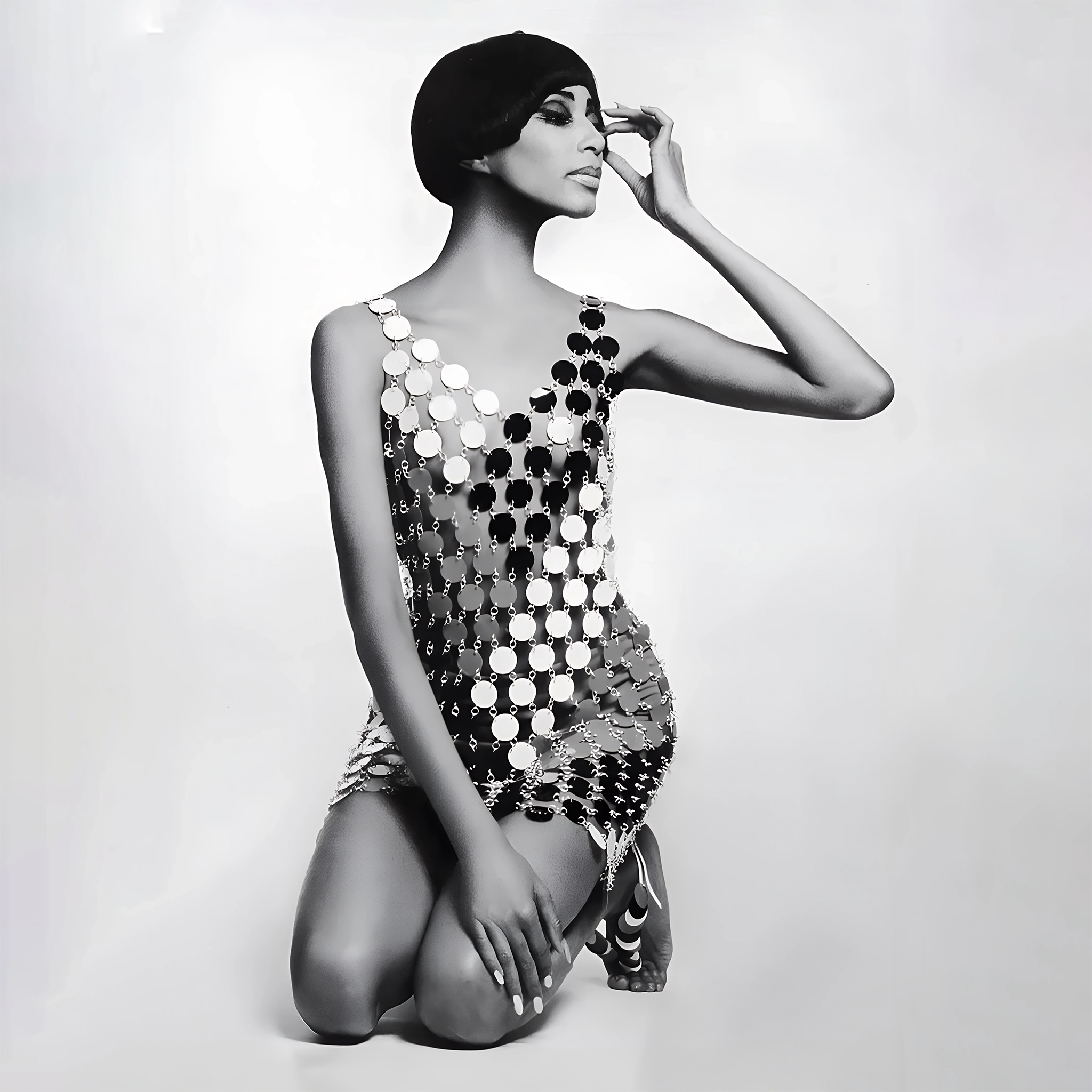 Paco Rabanne Disc Dress Second-hand | Luxury Vintage Paco Rabanne Disc Dress Second-hand | Luxury Vintage