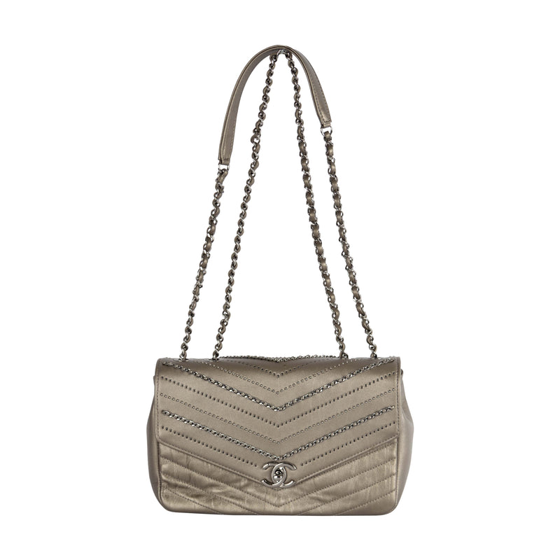 Secondhand Chanel Embelished 'Chain Sequins' Chevron Flap Bag